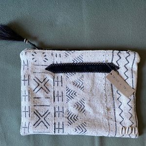 NWT Twine & Twig Clutch